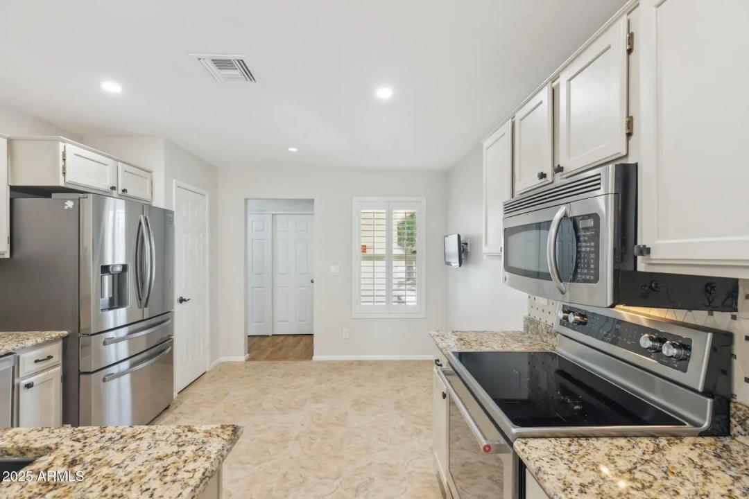 Real Estate Picture 6