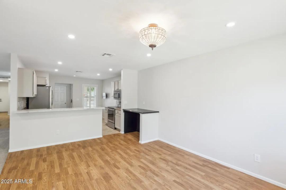 Real Estate Picture 9