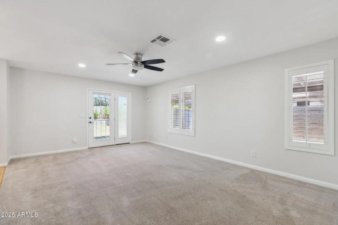 Real Estate Picture 11