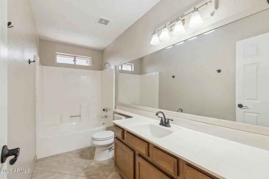 Real Estate Picture 15