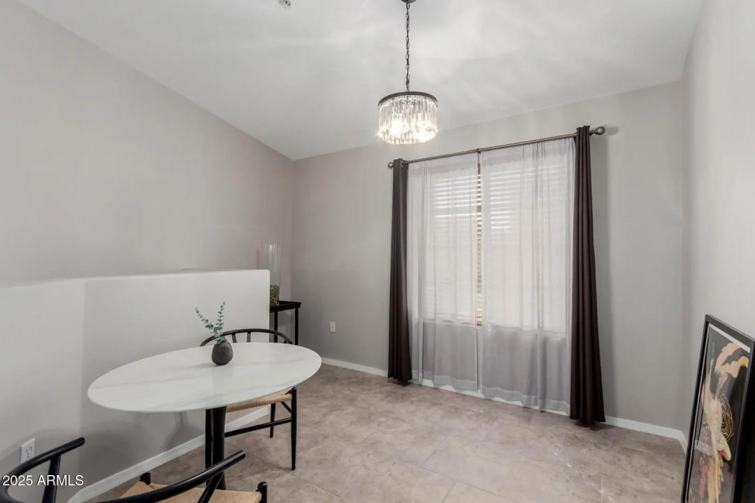 Real Estate Picture 7