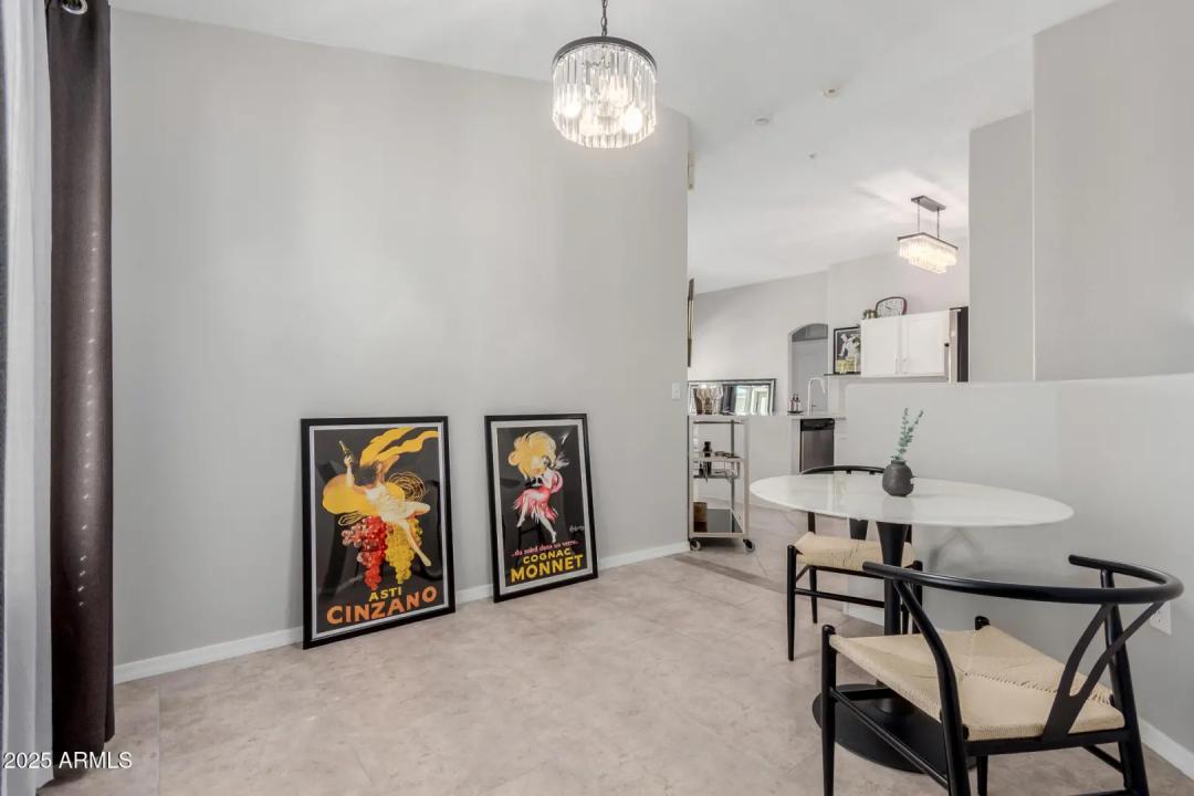 Real Estate Picture 8