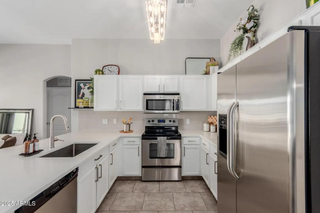 Real Estate Picture 10