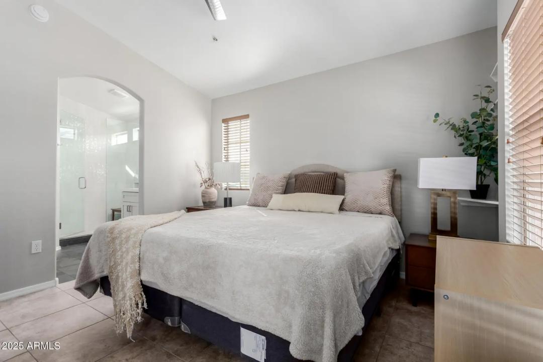 Real Estate Picture 14