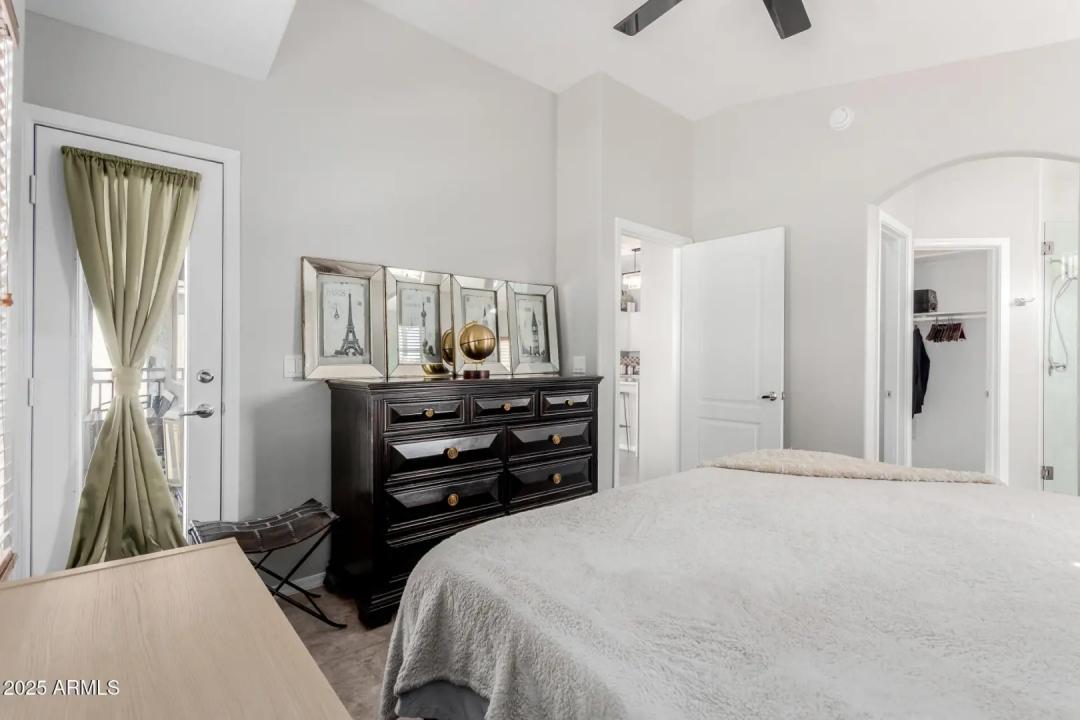 Real Estate Picture 15