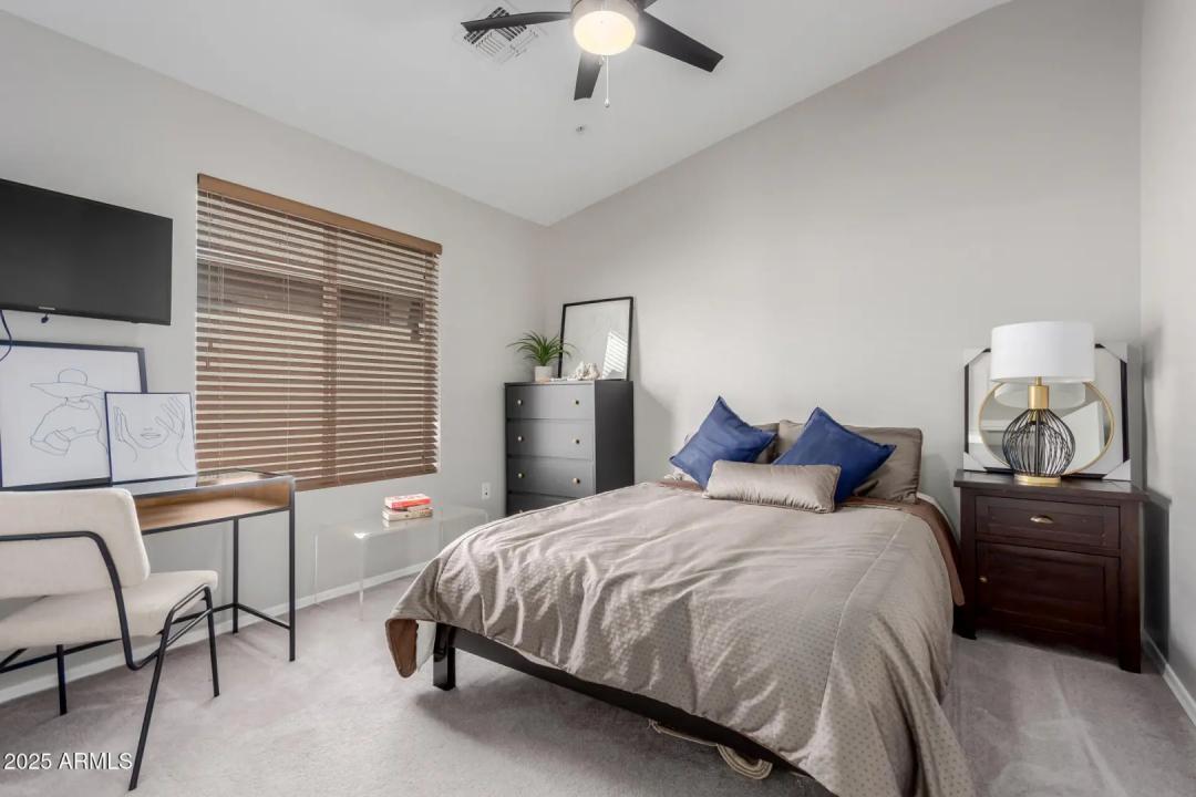 Real Estate Picture 18