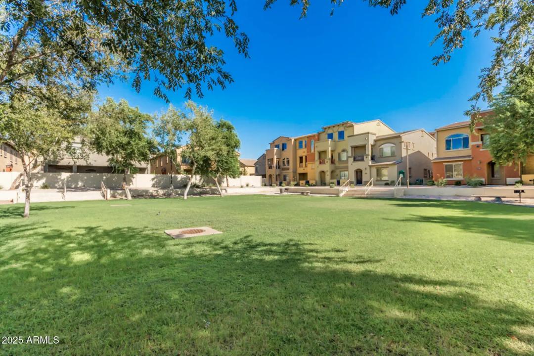 Real Estate Picture 24