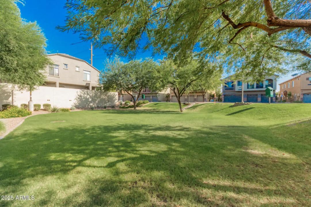 Real Estate Picture 28