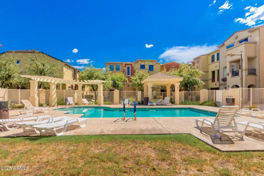 Real Estate Picture 33