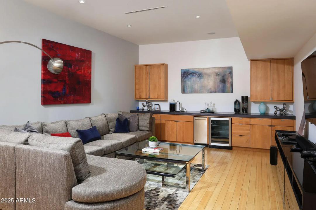 Real Estate Picture 27