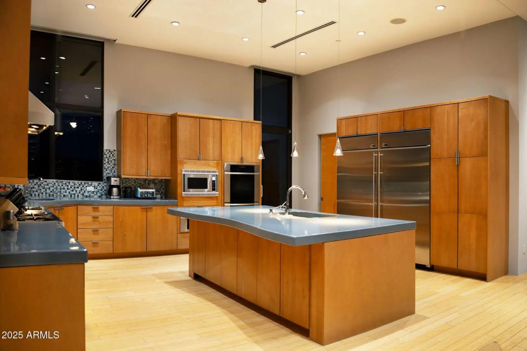 Real Estate Picture 13
