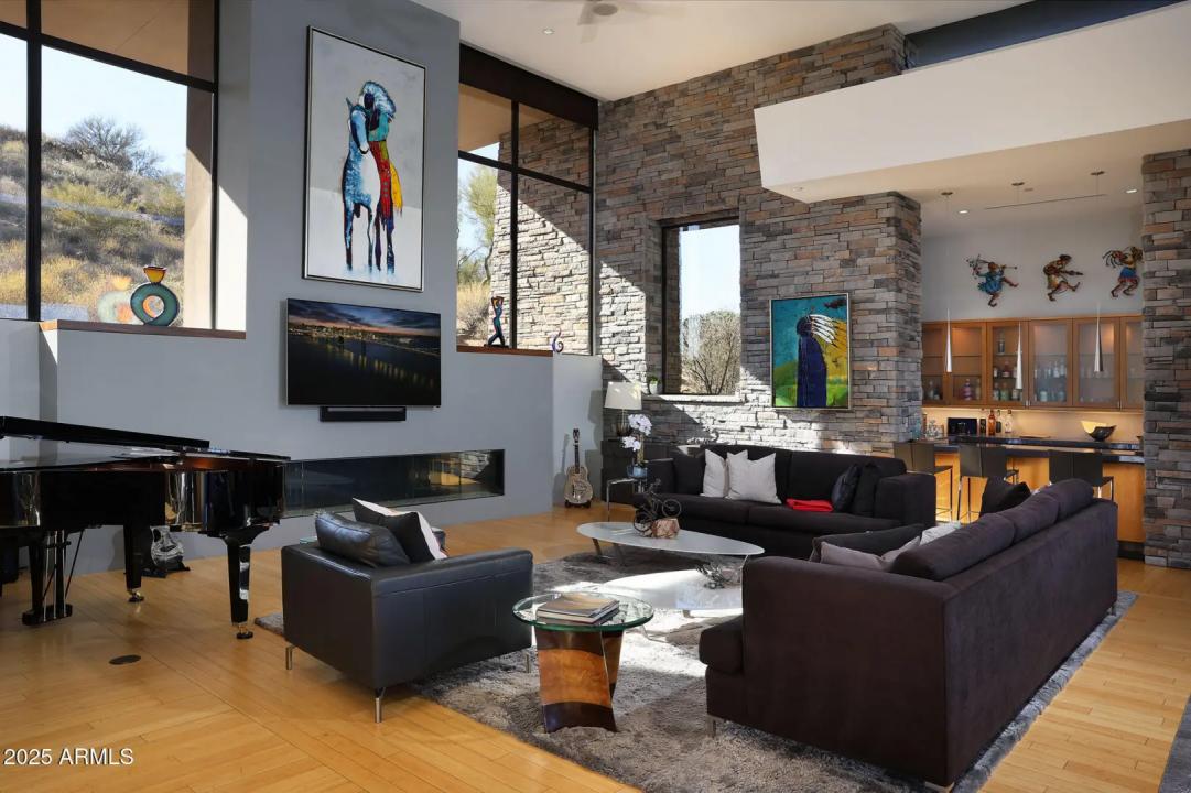 Real Estate Picture 7