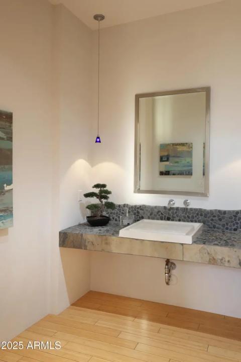 Real Estate Picture 17