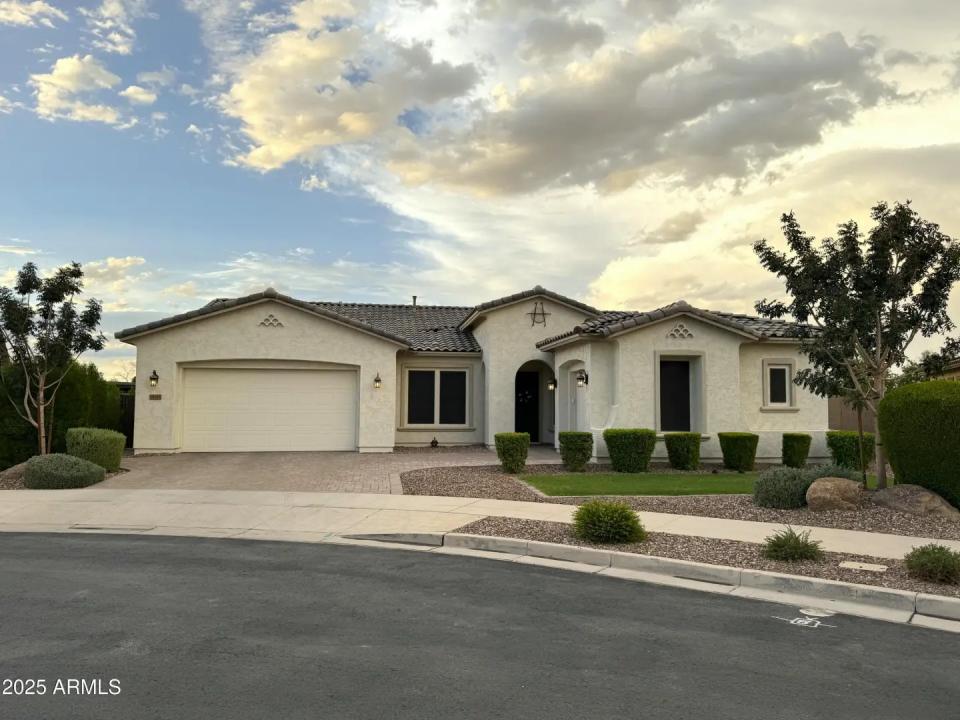 Real Estate Picture 1