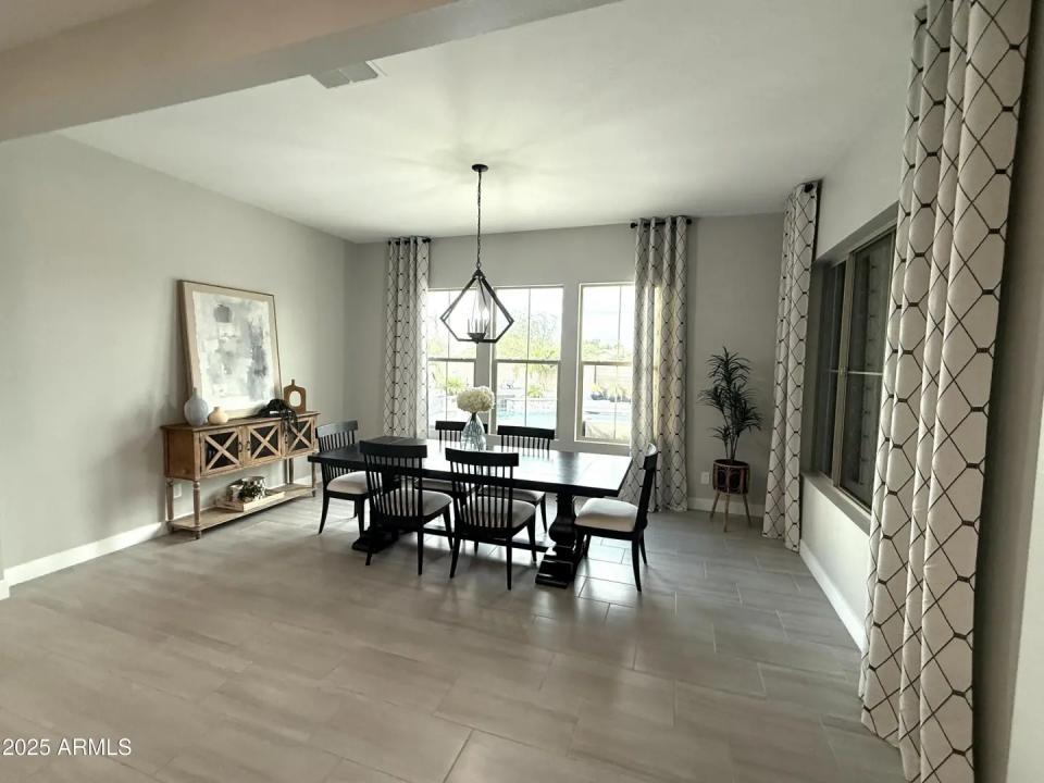 Real Estate Picture 5