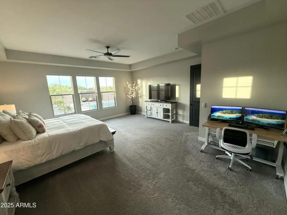 Real Estate Picture 7