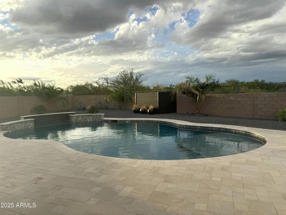 Real Estate Picture 15