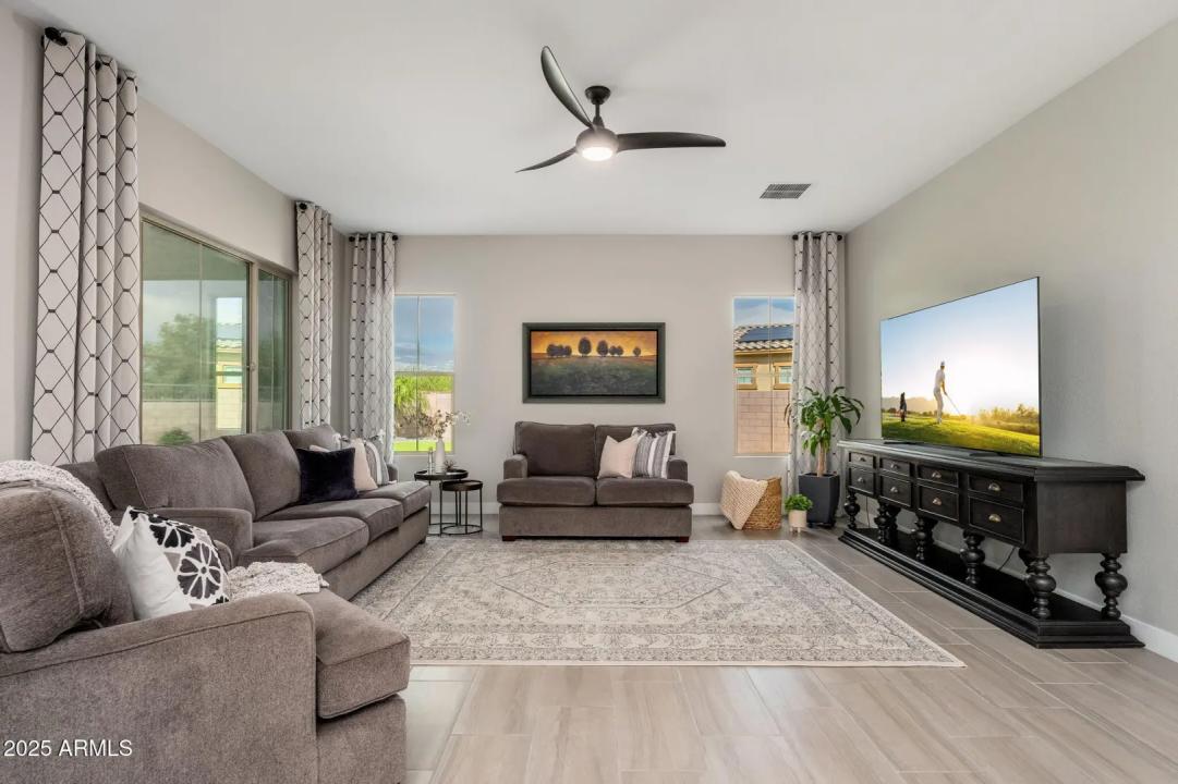 Real Estate Picture 18