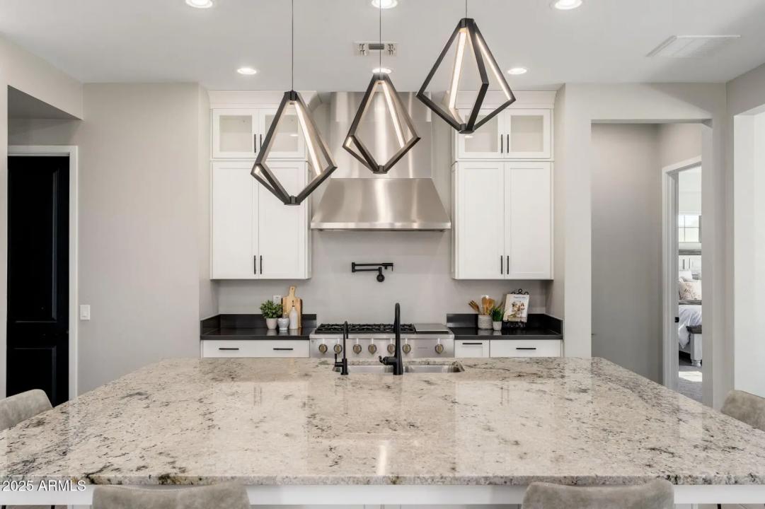 Real Estate Picture 8