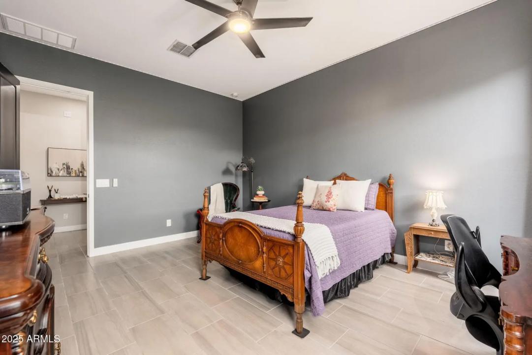 Real Estate Picture 32