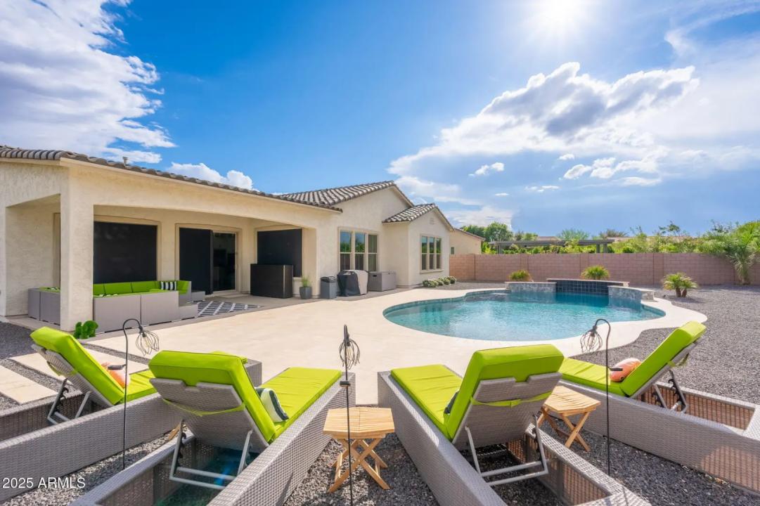 Real Estate Picture 50