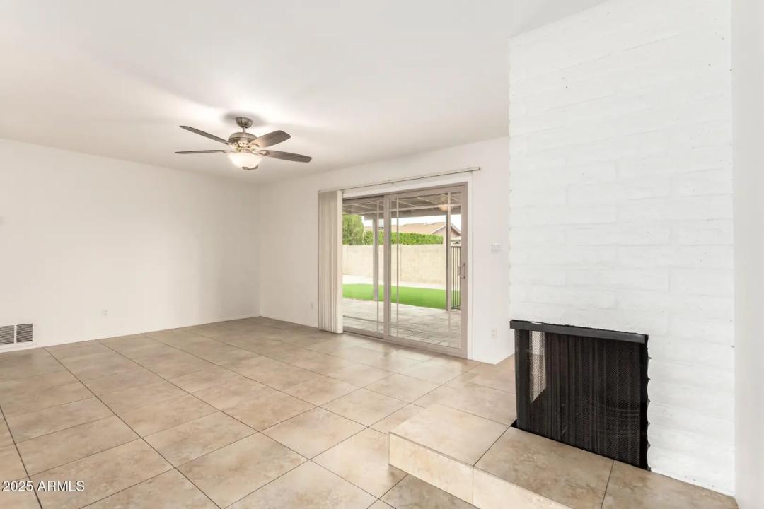 Real Estate Picture 8