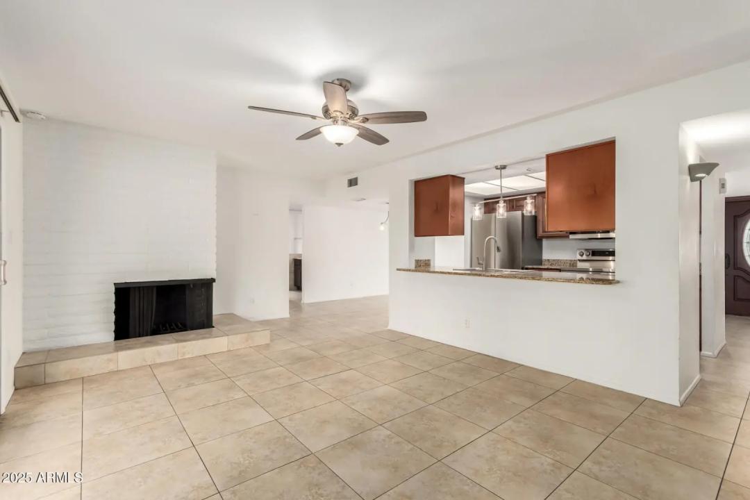 Real Estate Picture 9