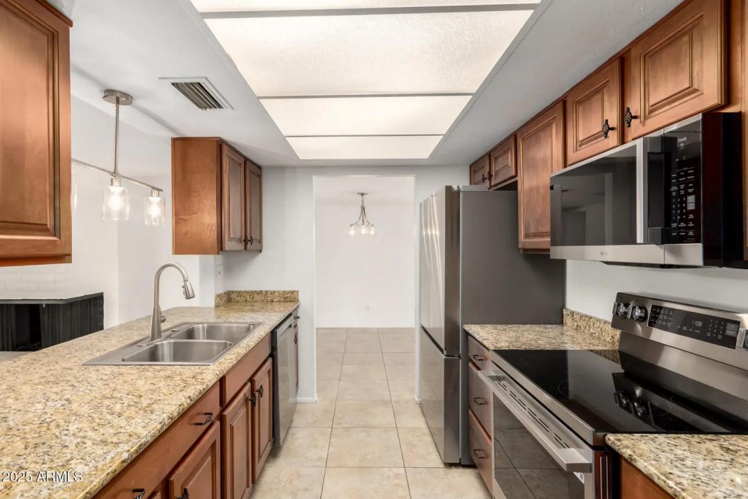 Real Estate Picture 11