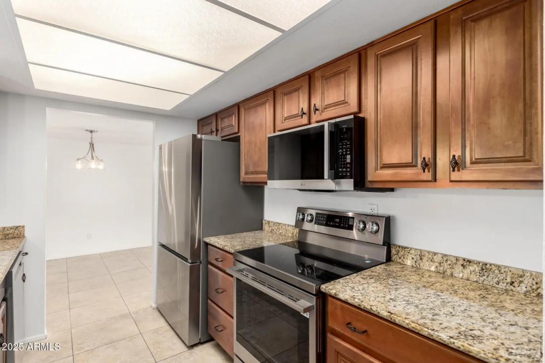 Real Estate Picture 12