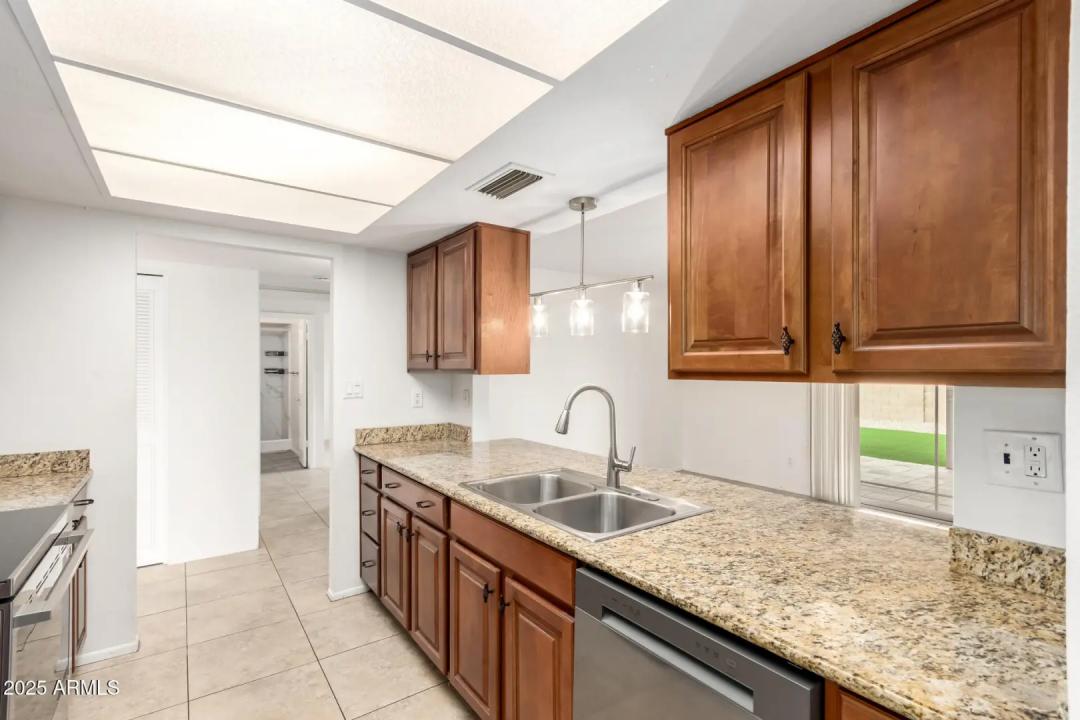 Real Estate Picture 13