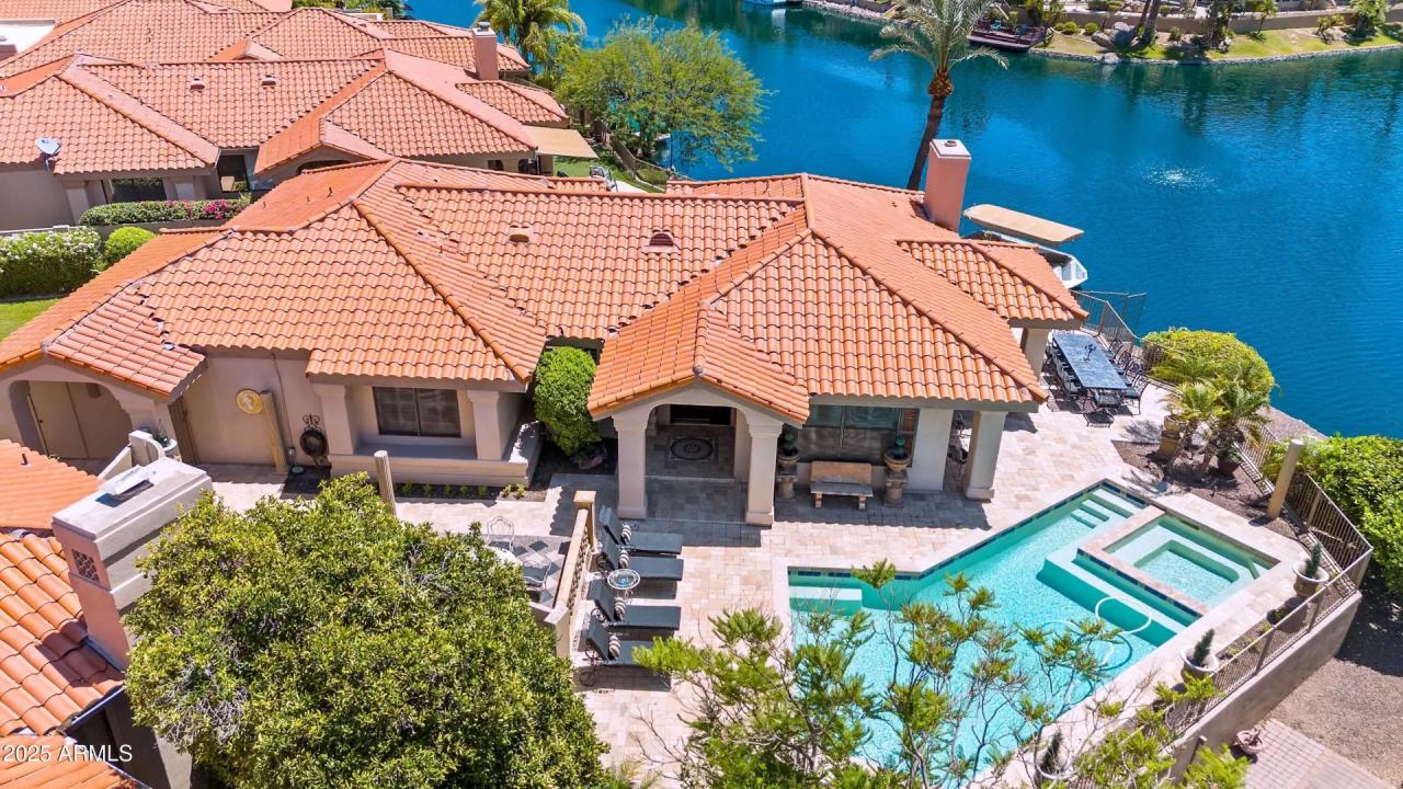 Real Estate Picture 4