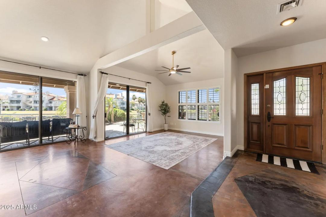 Real Estate Picture 8