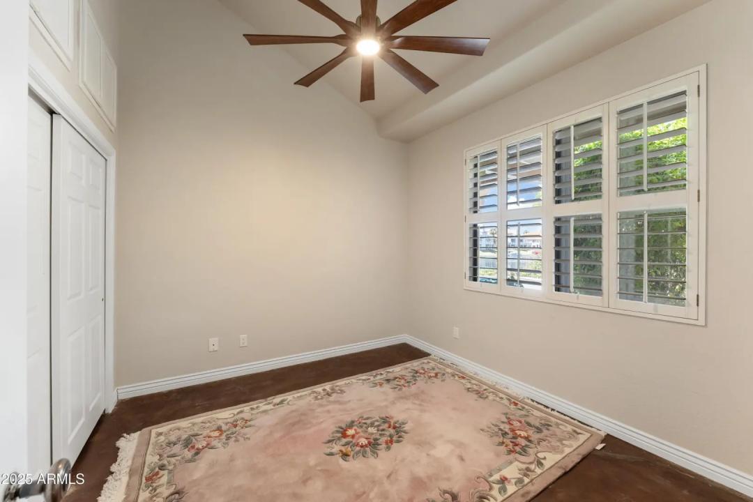 Real Estate Picture 23
