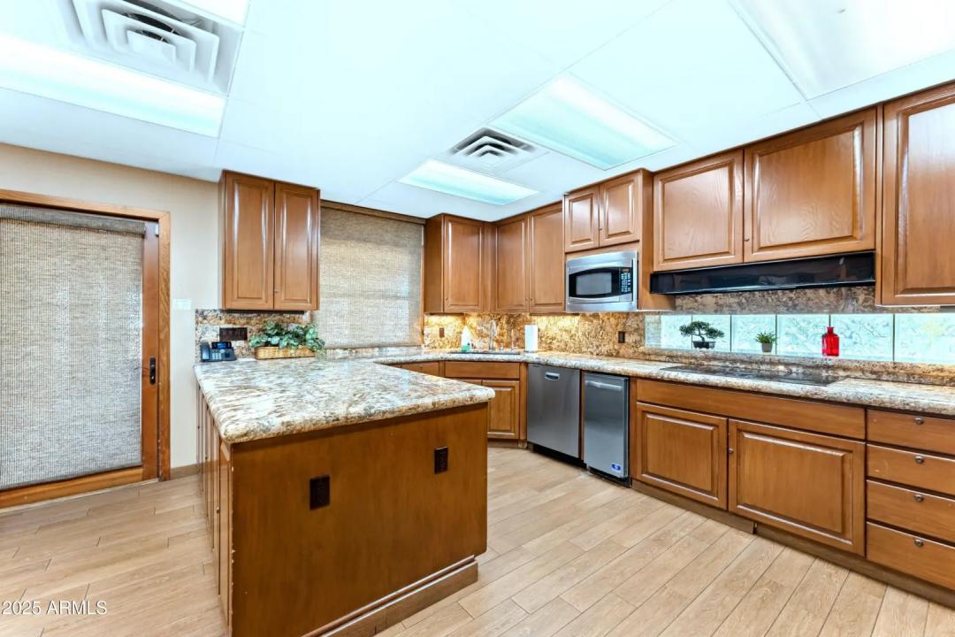 Real Estate Picture 43