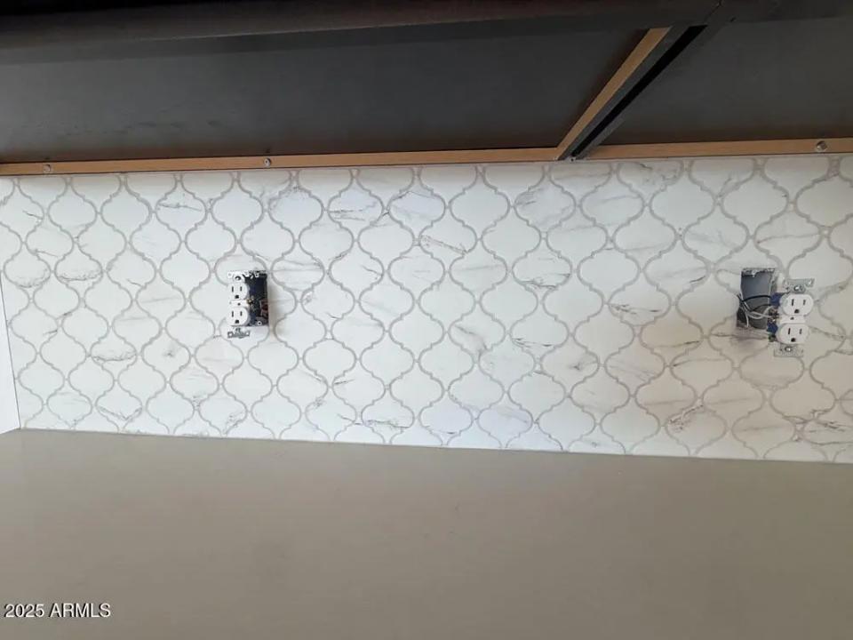 Real Estate Picture 8