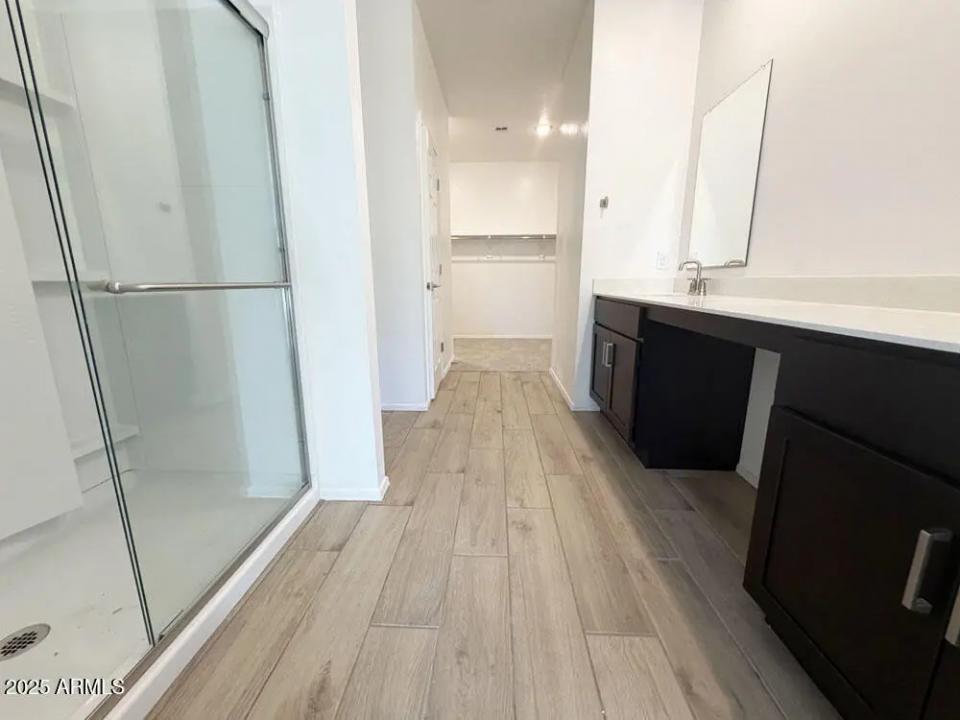 Real Estate Picture 12