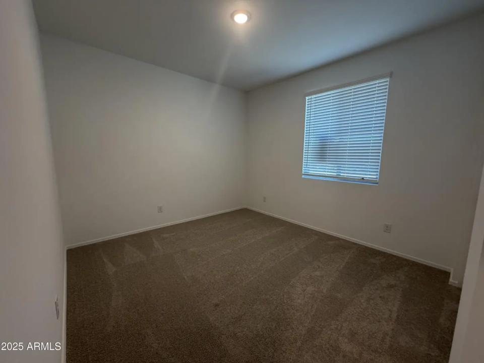 Real Estate Picture 4