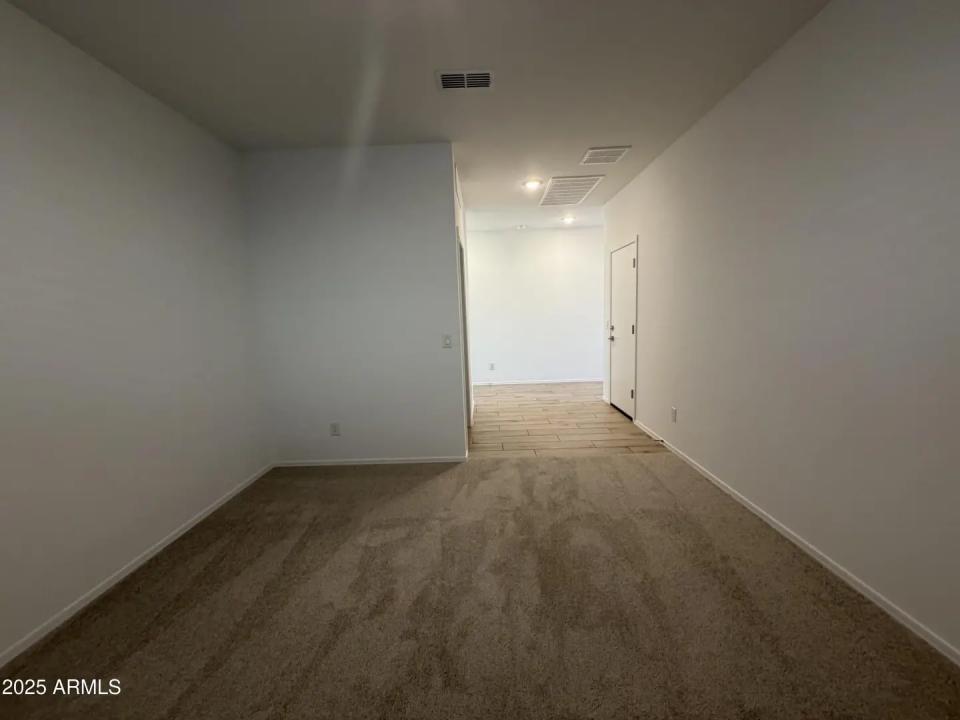 Real Estate Picture 7