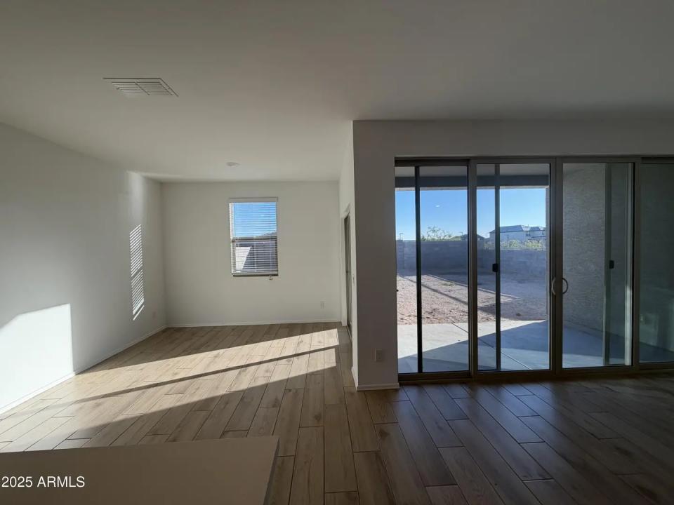 Real Estate Picture 9