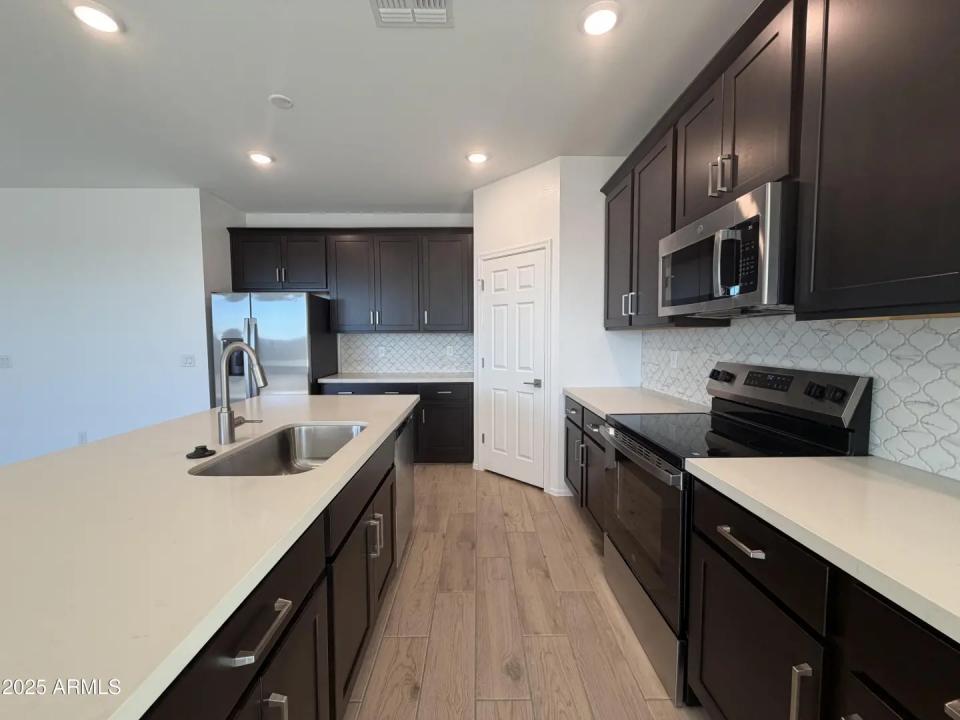 Real Estate Picture 10