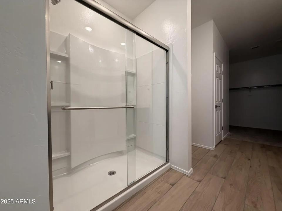 Real Estate Picture 14