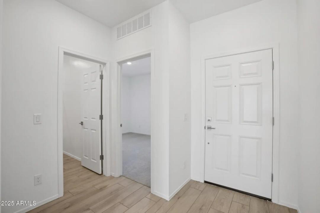 Real Estate Picture 4