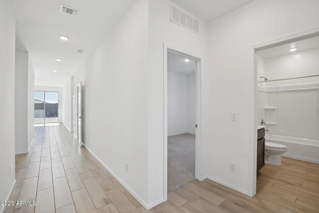 Real Estate Picture 5