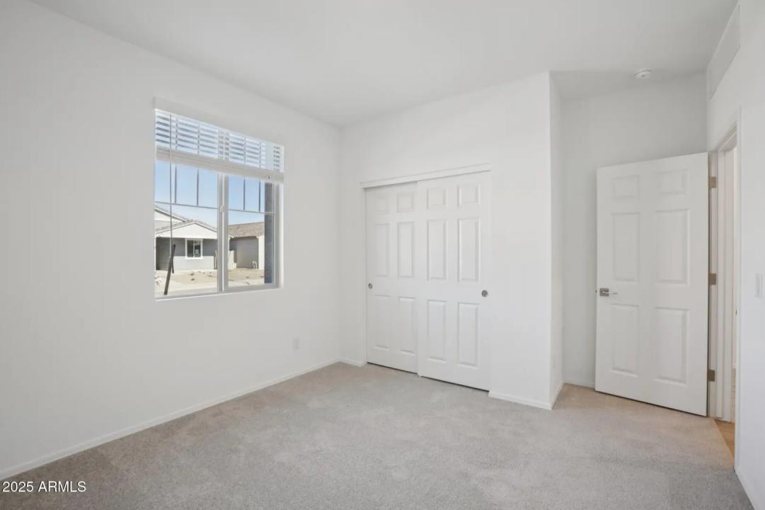 Real Estate Picture 14