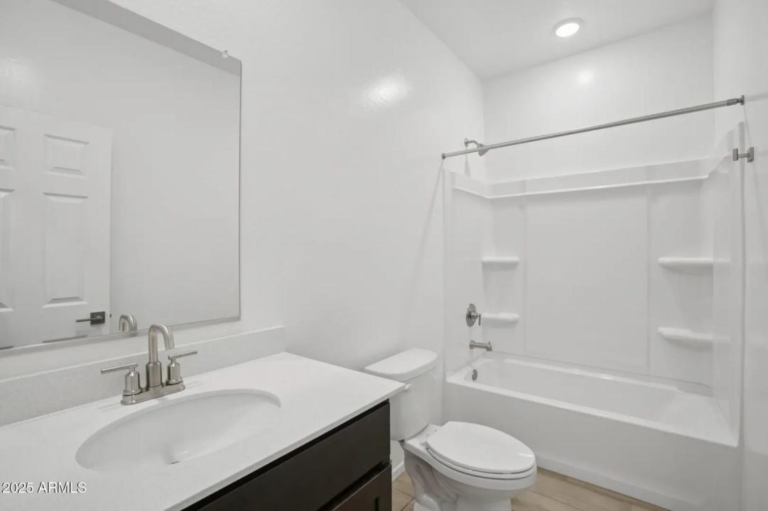 Real Estate Picture 15