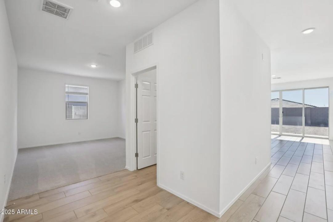 Real Estate Picture 18