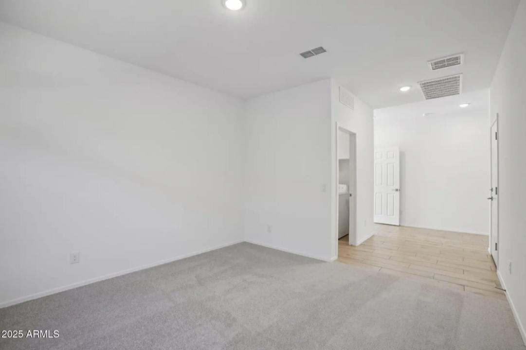 Real Estate Picture 19