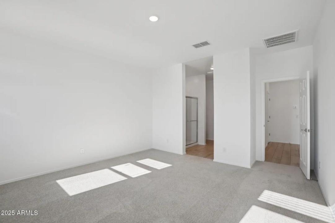 Real Estate Picture 23