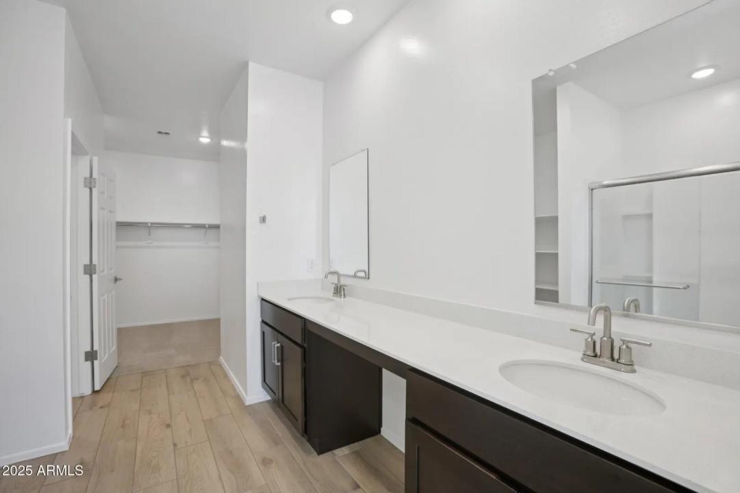 Real Estate Picture 25