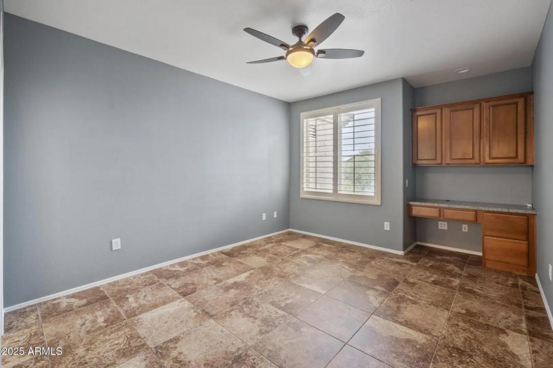 Real Estate Picture 18